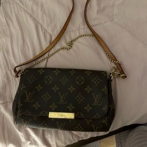 Louis Vuitton Authentic Favorite Monogram MM Shoulder Bag